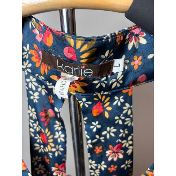Karlie Brand Dress trendy, party bridal shower 
Navy base with floral Large - Picture 6 of 9